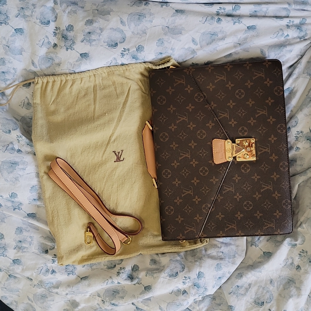 Louis Vuitton Men's Briefcase